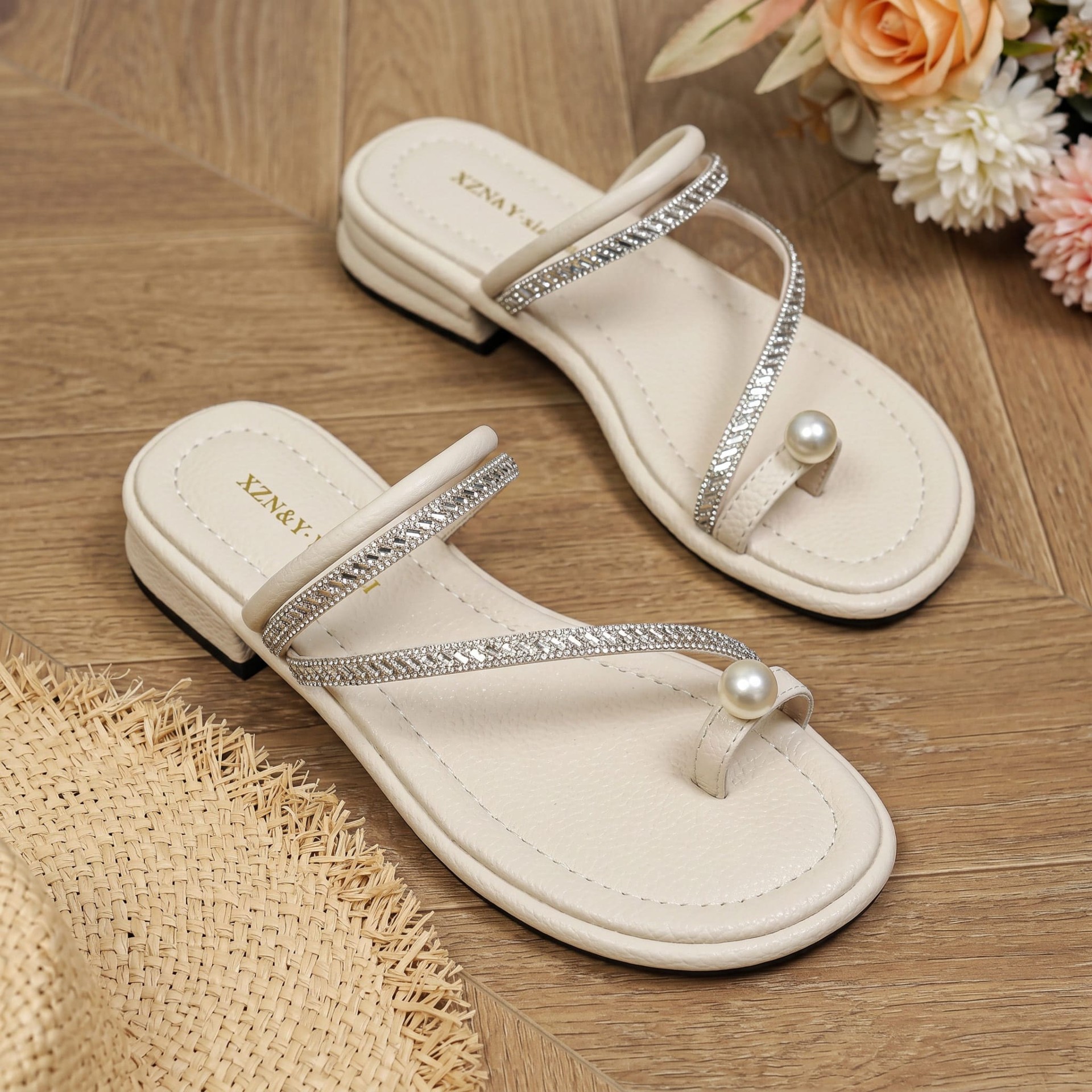 Ladies-Shoe-MW00004