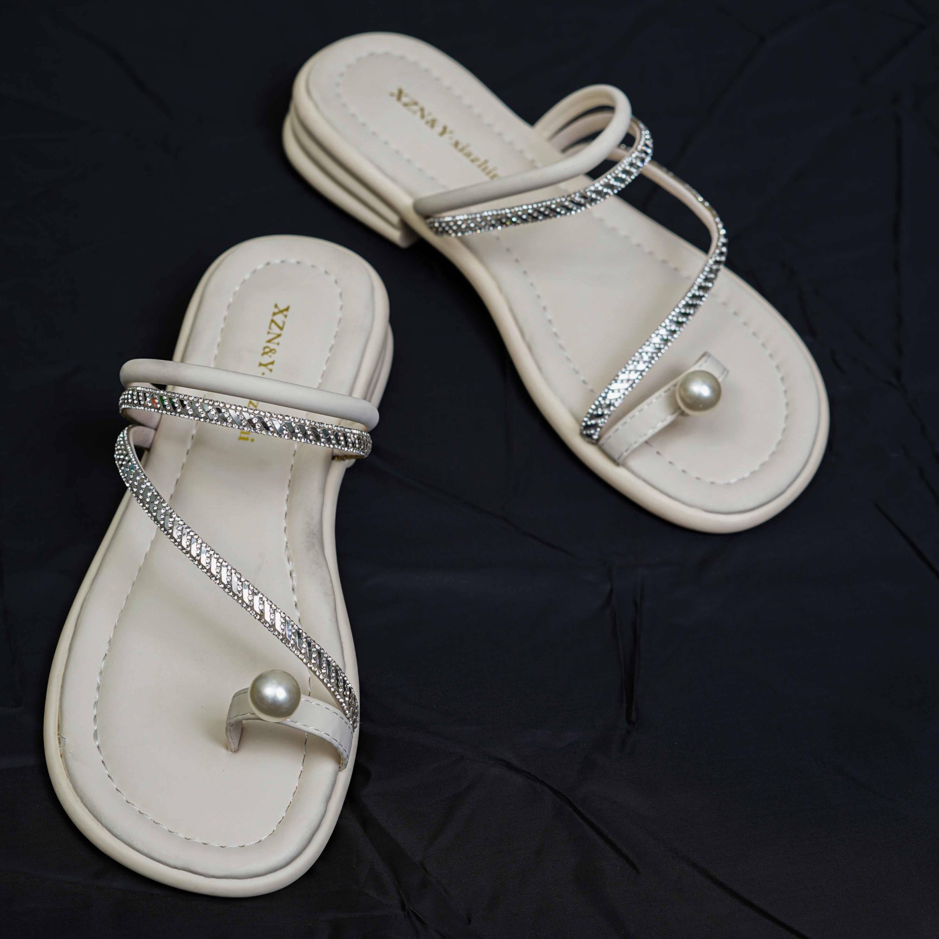 Ladies-Shoe-MW00004_02